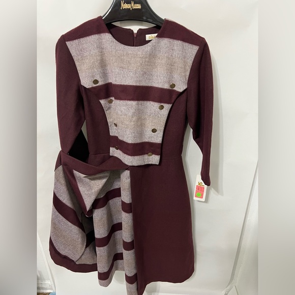 SHANIS NEW DRESS - Picture 1 of 11